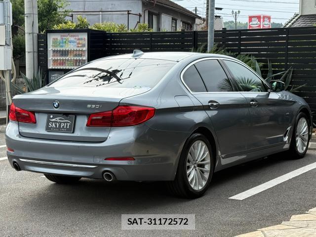 Bmw 5 SERIES 2018-03 8282540-1
