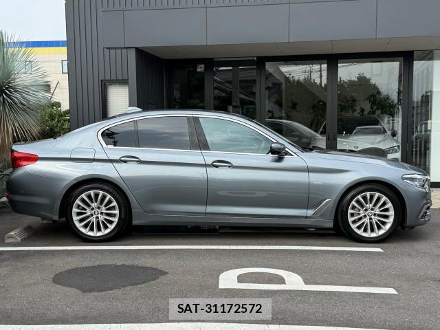 Bmw 5 SERIES 2018-03 8282540-4