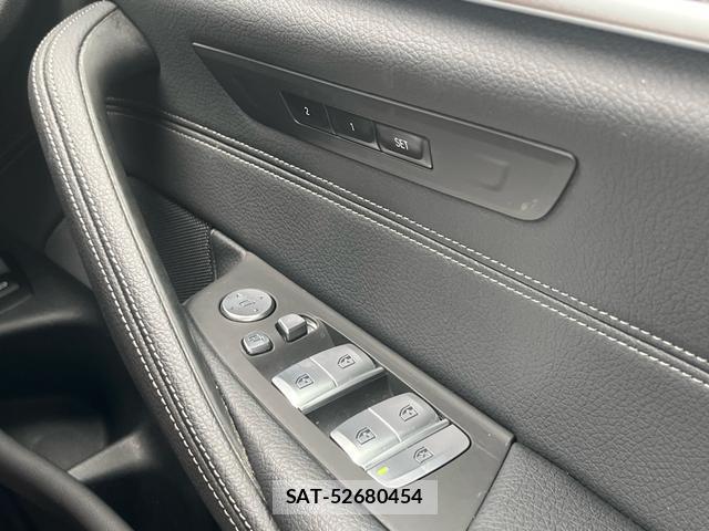 Bmw 5 SERIES 2023-03 8282719-11