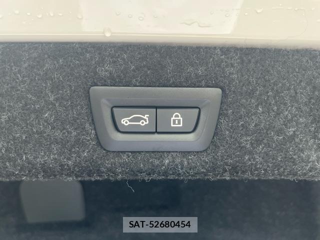 Bmw 5 SERIES 2023-03 8282719-15