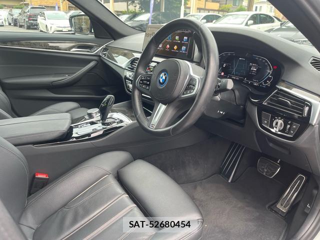Bmw 5 SERIES 2023-03 8282719-16