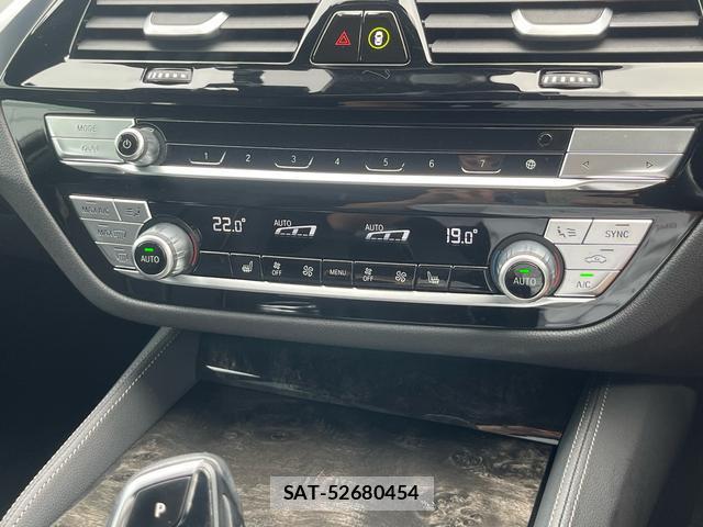 Bmw 5 SERIES 2023-03 8282719-5
