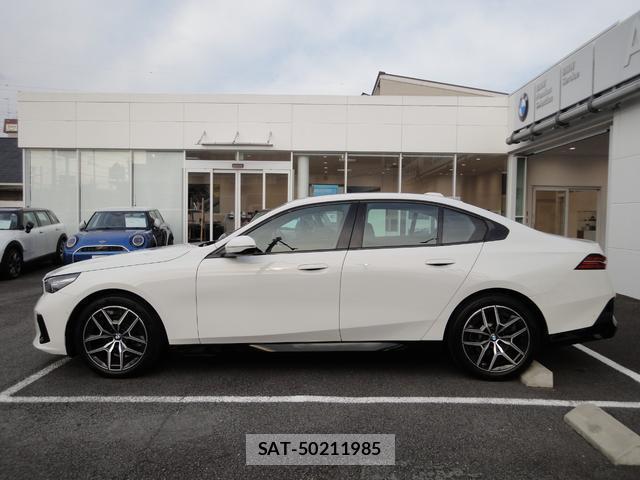 Bmw 5 SERIES 2024-12 8283302-4