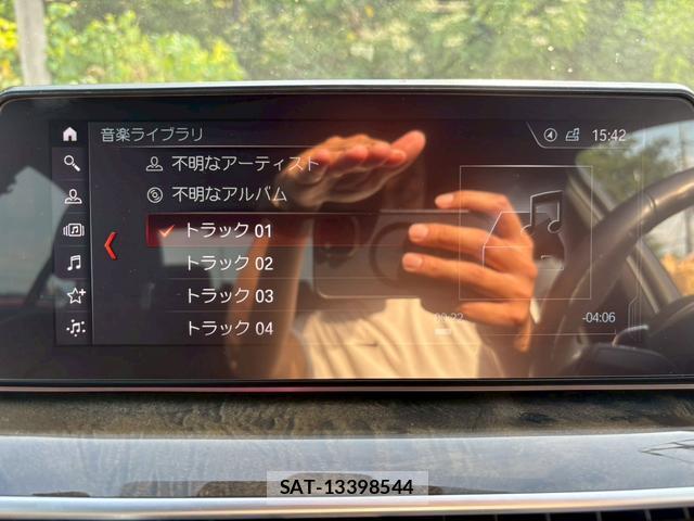Bmw 5 SERIES 2018-06 8284077-9