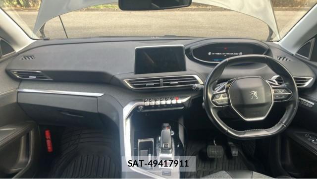 Peugeot 5008 2018-04 8281349-2