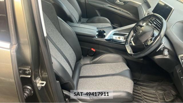 Peugeot 5008 2018-04 8281349-5