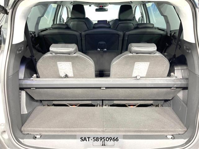 Peugeot 5008 2018-03 8282895-12