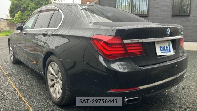 Bmw 7 SERIES 2014-05 8281470-13