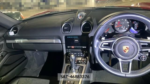 Porsche 718 Cayman 2018-06 8281325-15
