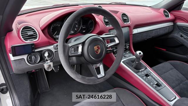 Porsche 718 Spyder 2021-02 8282041-2