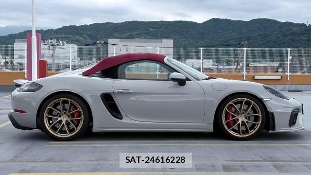Porsche 718 Spyder 2021-02 8282041-3