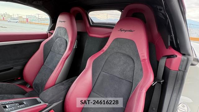 Porsche 718 Spyder 2021-02 8282041-5