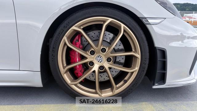 Porsche 718 Spyder 2021-02 8282041-6