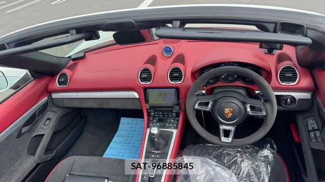 Porsche 718 Spyder 2021-02 8282256-2