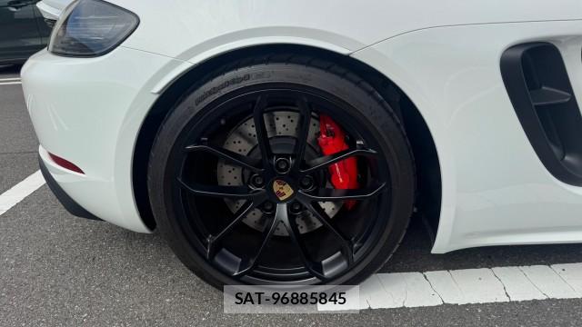 Porsche 718 Spyder 2021-02 8282256-7