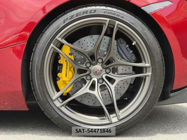 McLaren 720S 2018-01 8277498-15