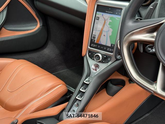 McLaren 720S 2018-01 8277498-8