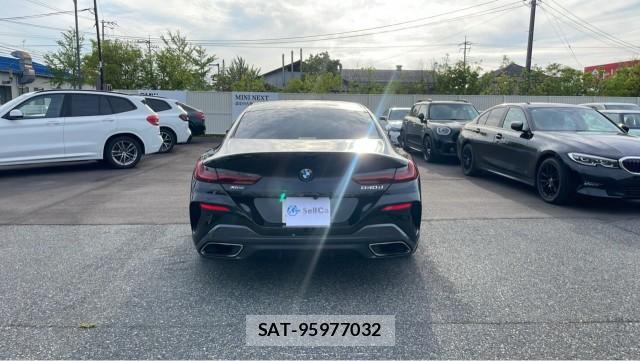 Bmw 8 SERIES 2021-03 8282482-1