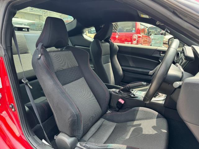 Toyota 86 2012-07 8277713-12