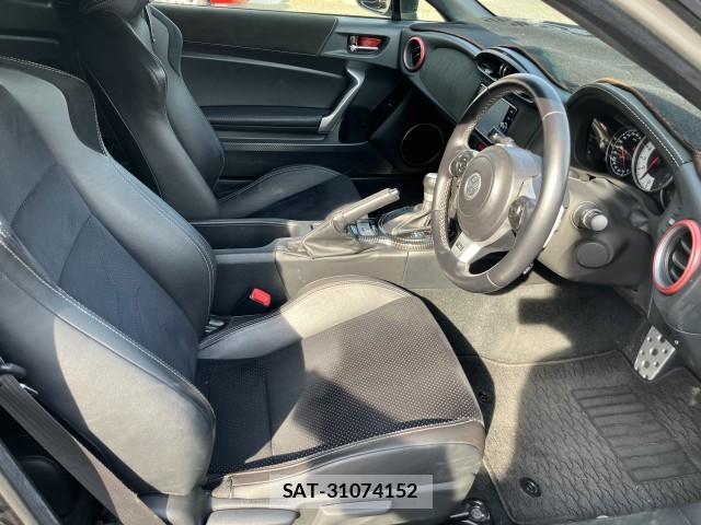Toyota 86 2018-12 8279006-2