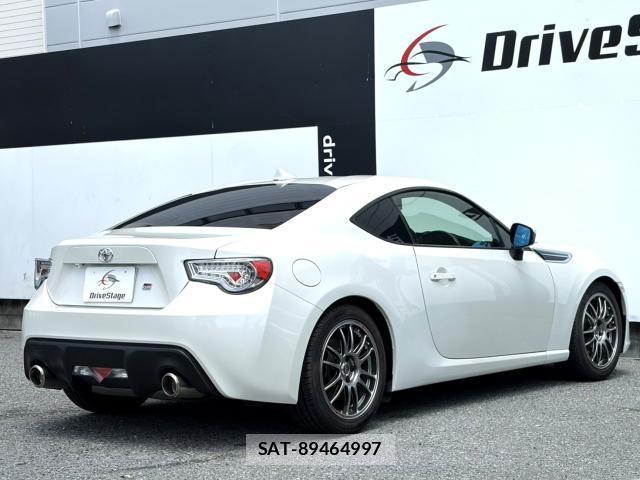 Toyota 86 2013-04 8279175-1