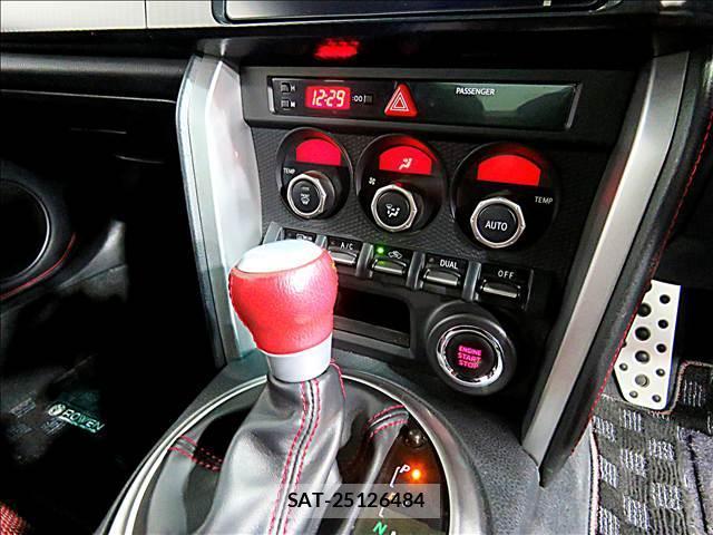 Toyota 86 2012-09 8281224-18