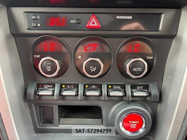 Toyota 86 2012-12 8284051-1