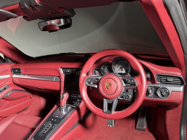 Porsche 911 2018-12 8279227-3