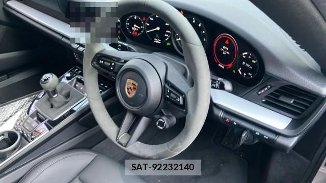 Porsche 911 2023-07 8280584-16