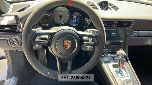 Porsche 911 2018-12 8280648-16
