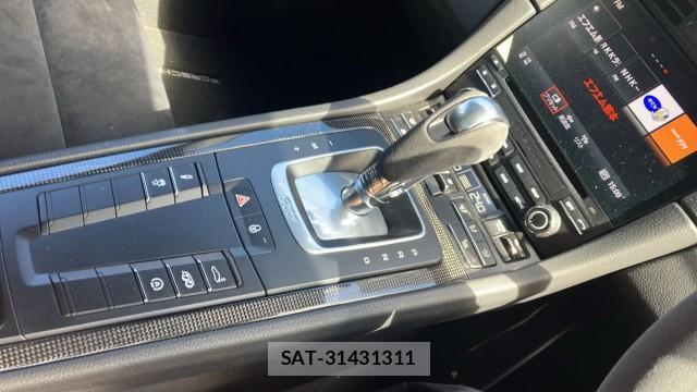 Porsche 911 2018-01 8280942-14