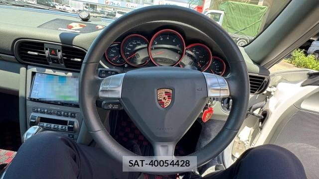 Porsche 911 2004-11 8281055-16