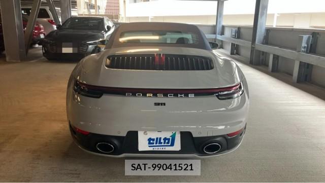 Porsche 911 2020-06 8281141-1
