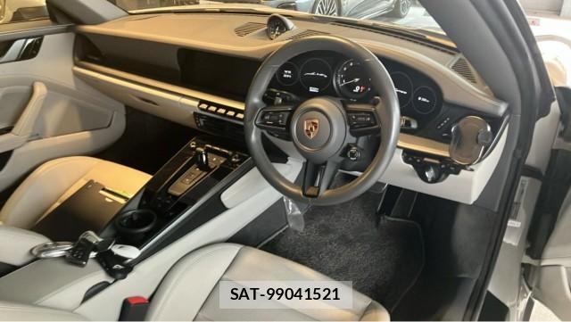 Porsche 911 2020-06 8281141-2