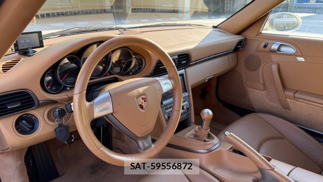 Porsche 911 2006-02 8281415-16