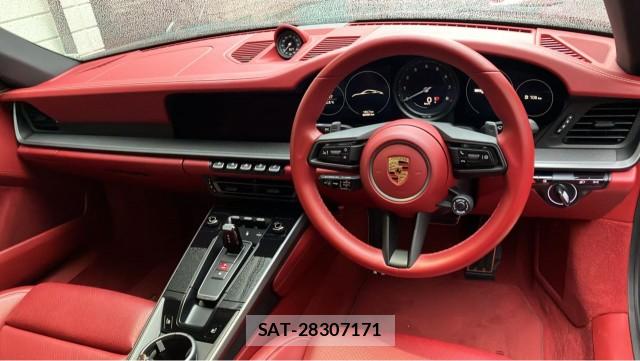 Porsche 911 2020-12 8281496-2