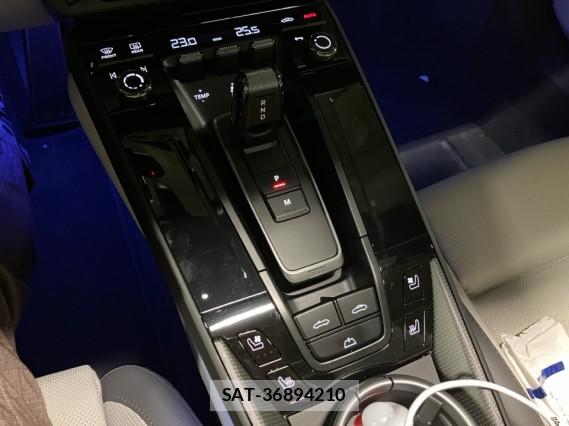 Porsche 911 2025-05 8281955-13