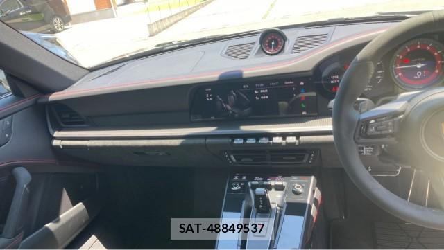 Porsche 911 2023-12 8282279-2