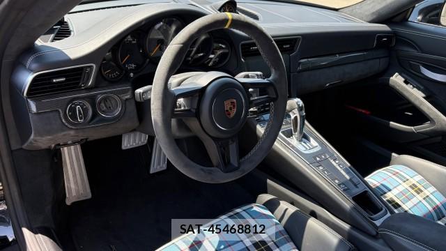 Porsche 911 2019-06 8282291-2