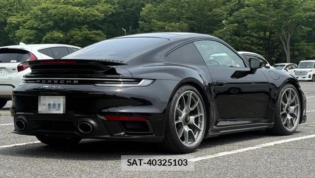 Porsche 911 2020-11 8282411-12