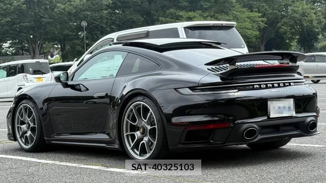 Porsche 911 2020-11 8282411-13