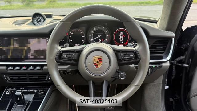 Porsche 911 2020-11 8282411-16