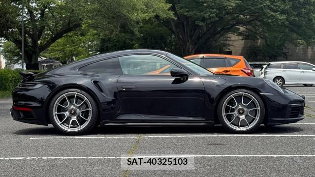 Porsche 911 2020-11 8282411-3