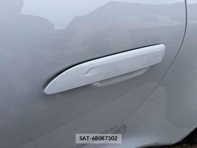 Porsche 911 2026-06 8285847-12