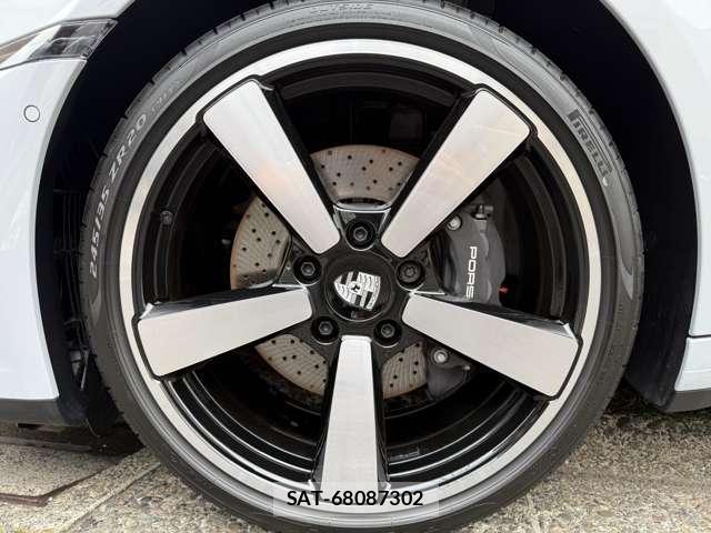 Porsche 911 2026-06 8285847-13