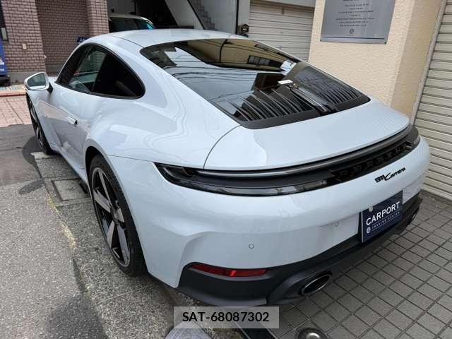 Porsche 911 2026-06 8285847-4