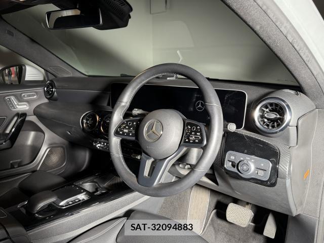 Mercedes Benz A-CLASS 2020-02 8279234-3