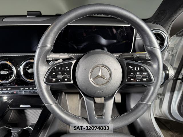 Mercedes Benz A-CLASS 2020-02 8279234-6