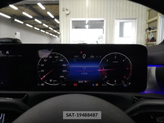 Mercedes Benz A-CLASS 2023-02 8284659-4