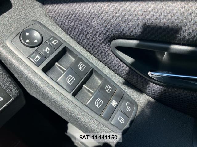 Mercedes Benz A-CLASS 2011-11 8277501-18